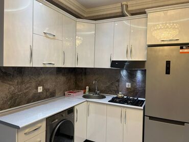 Uzunmüddətli kirayə mənzillər: Xətai rayonu,Əhmədli metrosu yaxınlığı,Pıtstopun binasi.20 mərtəbənin — 11