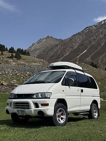 w211 e270: Mitsubishi Delica: 2003 г., 3 л, Автомат, Бензин, Минивэн — 3