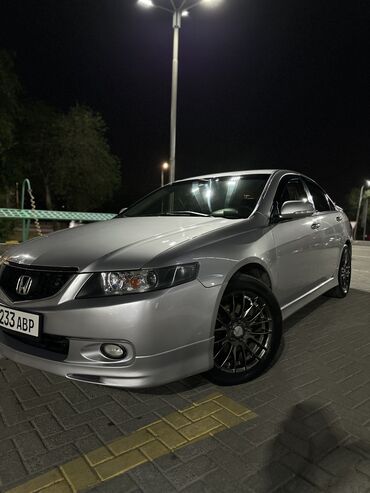 лигаси б4: Honda Accord: 2003 г., 2.4 л, Механика, Бензин, Седан