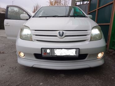 Toyota: Toyota ist: 2002 г., 1.5 л, Автомат, Бензин, Хэтчбэк