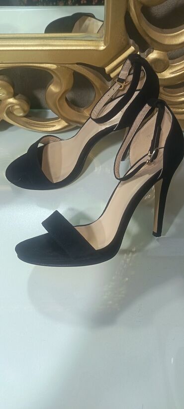 Çəkmələr: Ölçü: 38, İşlənmiş — 17