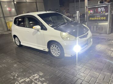 Honda: Honda Fit: 2004 г., 1.3 л, Вариатор, Бензин, Хэтчбэк — 3