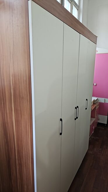 Fri aparatları: İşlənmiş, 4 qapılı Düz dolab, Qarderob, paltar dolabı