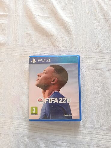 PlayStation 4 konsolu üçün nəzərdə tutulmuş FIFA 22