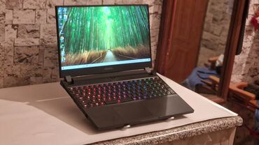 Modemlər və şəbəkə avadanlıqları: Intel Core i7, 32 GB, 15.6 "