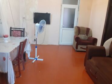 Həyət evləri və villaların satışı: 4 otaqlı, 90 kv. m, Orta təmir