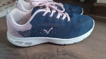 Босоножки, сандалии, шлепанцы: Басаножки — 27