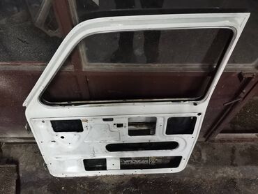 Auto delovi: Dodatni opis Vrata desna Lada 21213,21214 Niva br.4. U beloj boji — 10