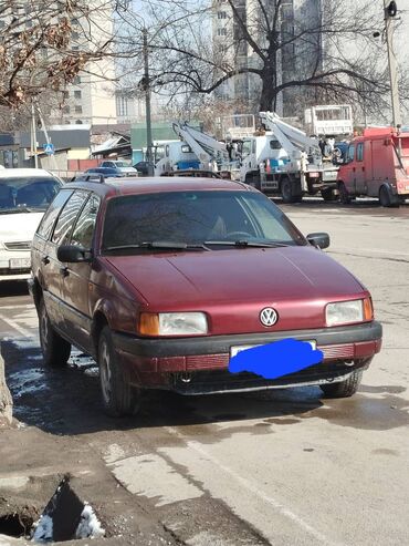 Volkswagen: Volkswagen Passat: 1991 г., 1.8 л, Механика, Бензин, Универсал