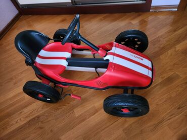 Uşaq üçün elektrik maşınları: Pedallı uşaq avtomobili go-cart satılır. Chillafish brendi Monzi RS