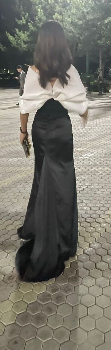 длинное черное платье с разрезом: Продаю платье