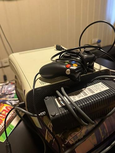 xbox satış: Xbox 360 oyun konsolu – tam set Xüsusiyyətlər: - Model: Xbox 360 — 2