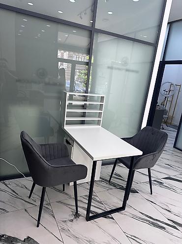 Аренда помещений свободного назначения: Сдаем место для мастера маникюра в уютной студии красоты. Адрес — 2