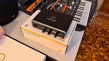 fender gitara: Behringer U-Phoria UMC22 USB audio interfeysi Az işlədilib, tam — 1