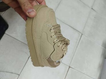 Ugg čizme: Ugg dečije cipele NOVO

Novo
Brojevi 25 do 36

fb Moja Kupovina 1 — 1