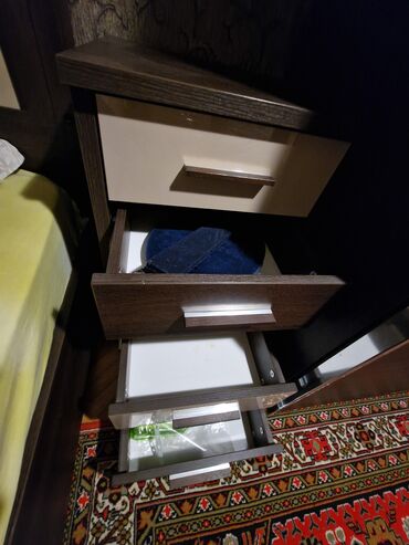 Yataq otağı dəstləri: İkinəfərlik çarpayı, Dolab, Termo, 2 tumba, İşlənmiş -da lalafo.az — 4 Yataq otağı dəstləri: İkinəfərlik çarpayı, Dolab, Termo, 2 tumba, İşlənmiş — 4