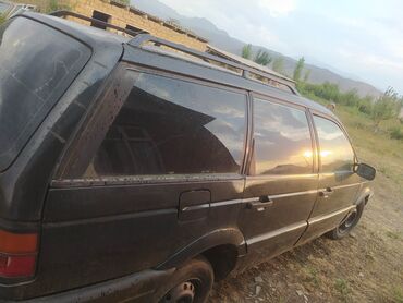 женские машины не дорогои: Volkswagen Passat: 1989 г., 1.8 л, Механика, Бензин, Универсал