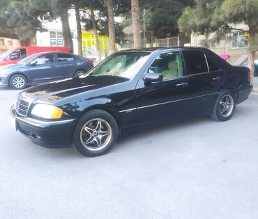 VAZ (LADA): Mercedes-Benz sedan – qara rəng, klassik W202 C‑Class dizaynı