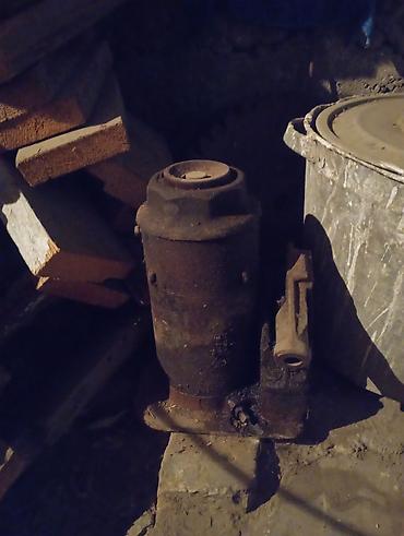 Продаю домкрат под востоновление вроде 10 тонник может больше прошу at lalafo.kg Продаю домкрат под востоновление вроде 10 тонник может больше прошу