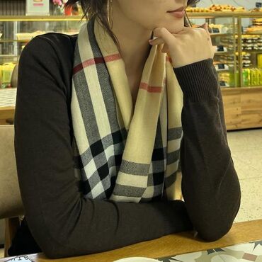 брендовые шарфы: Шарф клетчатый В стиле Burberry В отличном состоянии, производство