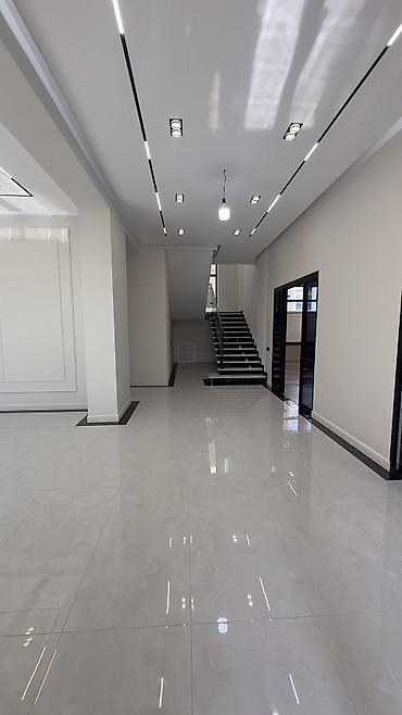 Продажа коттеджей и домов: 5 и более комнат, 280 м², 4 соток, Бишкек, Риэлтор — 12