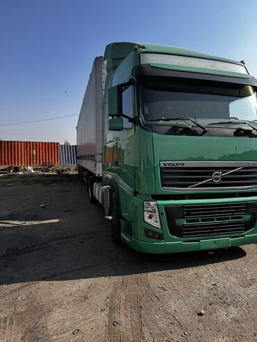 дом на колесах трейлер: Тягач, Volvo, Тентованный