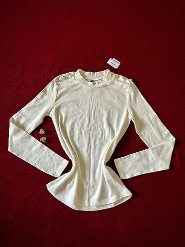 kostim vile: Bluza 
Velicina M
Cena 1000 din🟨🟨 — 2