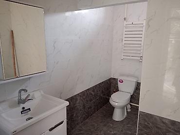 Продажа коттеджей и домов: Продаётся одноэтажный дом с просторным двором. Характеристики: - — 20