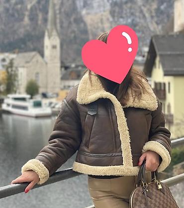 mona bele torbice: Zara jakna. veličina M . Nosena par puta. Prodajem jer mi je velika — 1