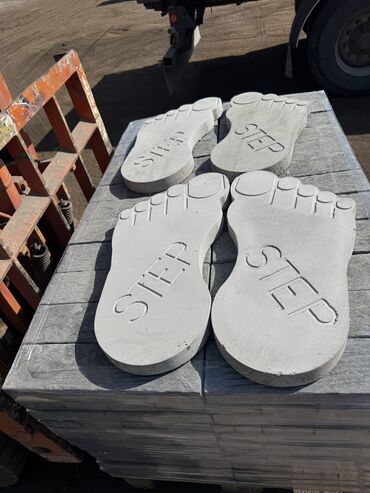 Тротуарная плитка: Бордюры все виды тротуарные метровые садовые пол метровые at lalafo.kg — 3 Тротуарная плитка: Бордюры все виды тротуарные метровые садовые пол метровые — 3