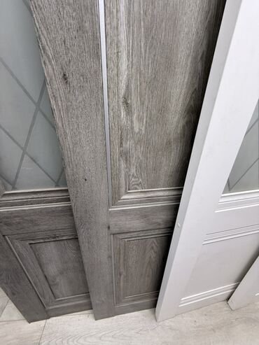 стекло в межкомнатную дверь: Ички эшик айнек менен, түсү - Боз