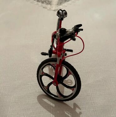 Velosiped aksesuarları: Velosiped aksesuarı satılır.Təzədir.Çeşidlər var.Real alıcılar əlaqə — 6