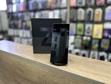 Kia: Samsung Galaxy Z Fold 5, Barmaq izi