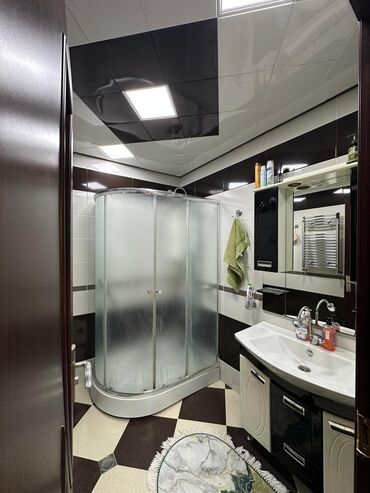 Mənzil kirayələyirəm: 3 otaqlı, 120 kv. m — 15