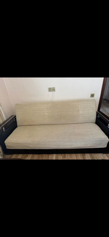 Divan və kreslo dəstləri: Divan, Divan