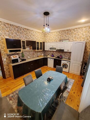 Günlük kirayə evlər: 200 kv. m, 4 otaqlı, İnternet, Telefon, İşıq — 15