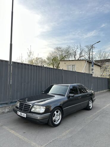 универсал мерс: Mercedes-Benz W124: 1995 г., 3.2 л, Автомат, Бензин, Седан