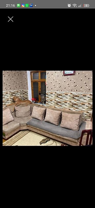 künc divan ölçüləri: L‑şəkilli yumşaq künc divan - Rəng: bej/şampan tonları, oturacaq — 1