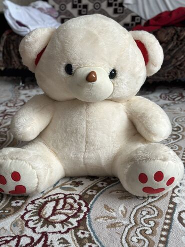 белый медведь игрушка: Продаю плюшевого медведя б/у. Примерно 80см