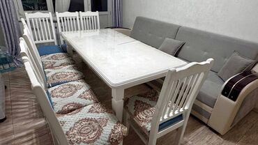 Другая мебель: Продается стол (1 шт) и стулья (8 шт), цвет белый. Диван угловой