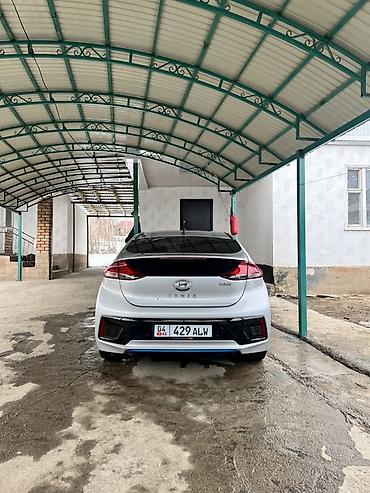 Hyundai: Hyundai Ioniq: 2018 г., 1.6 л, Гибрид, Универсал — 2