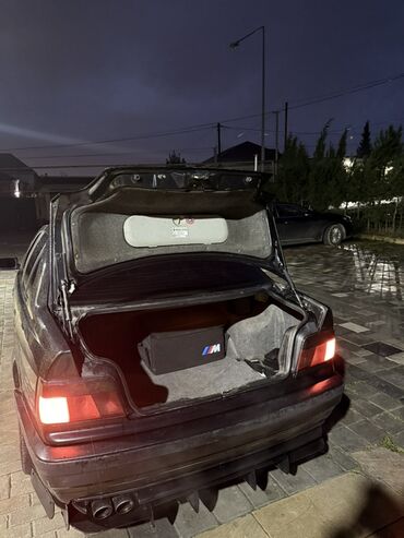 BMW: BMW 3 series: 2 l | 1994 il Sedan — 6