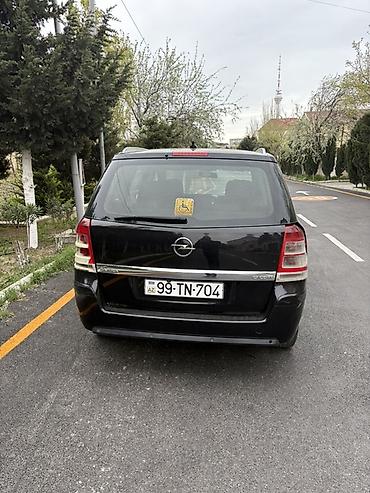 zafira: Opel Zafira, qara rəng, 7 oturacaqlı miniven. - Kuzov — 5