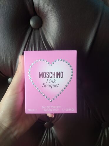 united dreams qiymeti ideal: Moschino Pink Bouquet ətrinin 50 ml-lik qablaşdırılması. Bu ətir