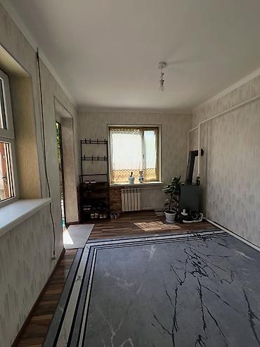 Продажа коттеджей и домов: Продаётся кирпичный дом с приусадебным участком. - Материал стен — 12