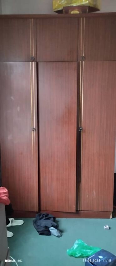 Шкафы для одежды: Продаю шкаф для одежды советского качества все двери в отличном