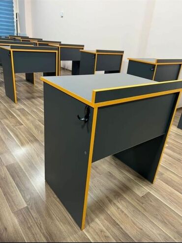 Digər biznes avadanlığı: Satılır 1 ədəd. 25 manat Ofis və dərs evlər üçün parta ideal
