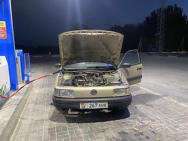 Volkswagen: Volkswagen Passat: 1988 г., 1.8 л, Механика, Газ, Седан — 6