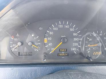 vaz 2107 on şuşə: Mercedes-Benz C-Class (W202) sedan - Kuzov: 4 qapılı sedan, gümüşü — 6
