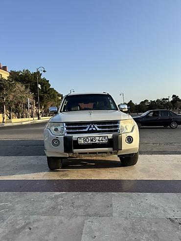 avto maşınlar: Mitsubishi Pajero: 3.5 l | 2011 il 237400 km Ofrouder/SUV — 2